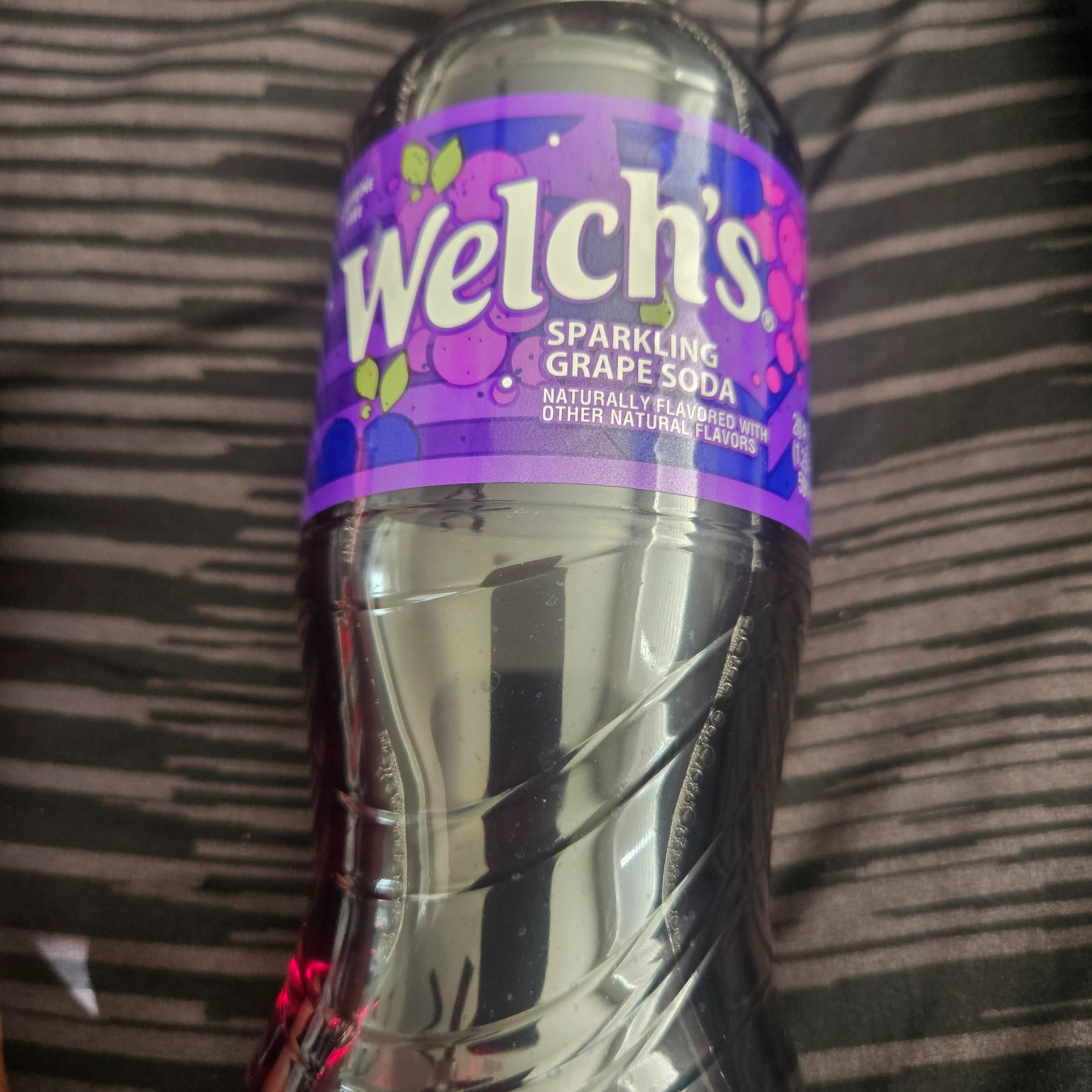 Welch's GRAPE 20 OZ SODA.