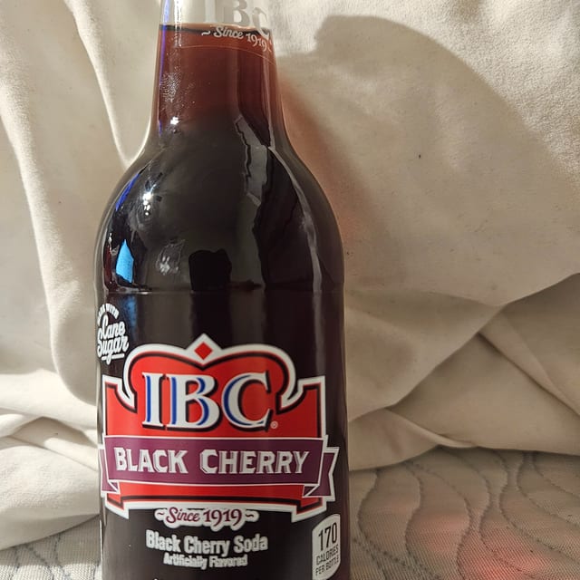 IBC BLACK CHERRY SODA(GLASS BOTTLE)12OZ.